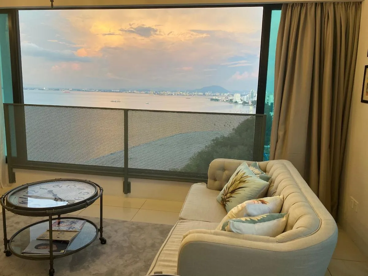 דירות ג'ורג' טאון Sunrise Gurney Seaview Luxury Duplex