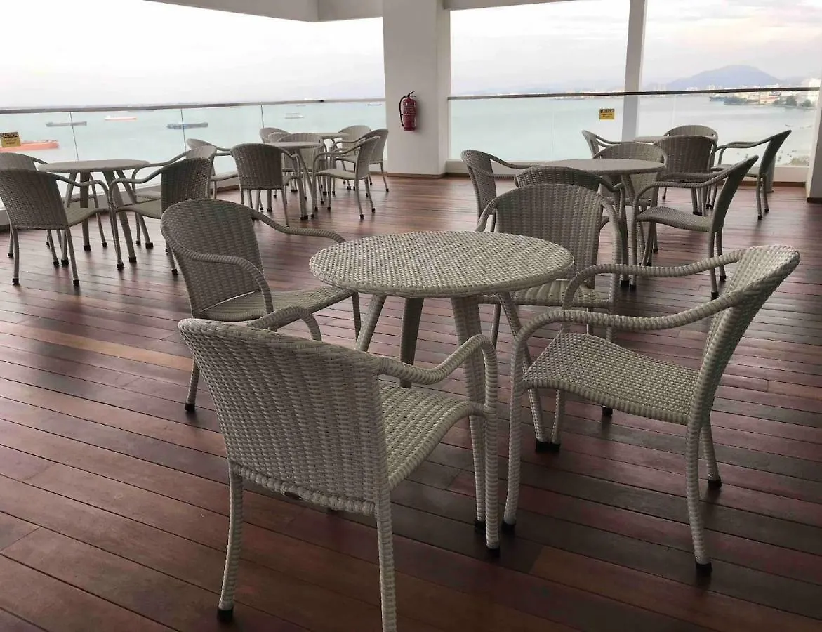 דירות ג'ורג' טאון Sunrise Gurney Seaview Luxury Duplex