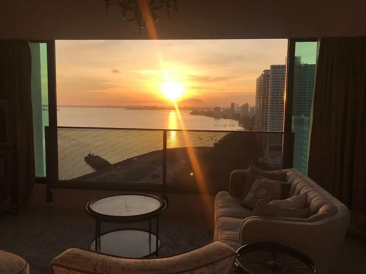 דירות ג'ורג' טאון Sunrise Gurney Seaview Luxury Duplex